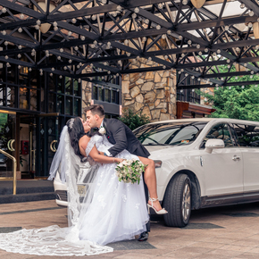 Wedding photography at Crest Hollow Country Club at Crest Hollow Country Club GDEF-17