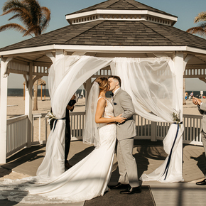 Romantic wedding venues in NJ at Windows on the Water STZS-44